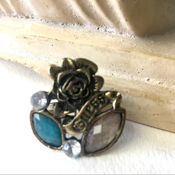 Guess ring. - Picture 5 of 7